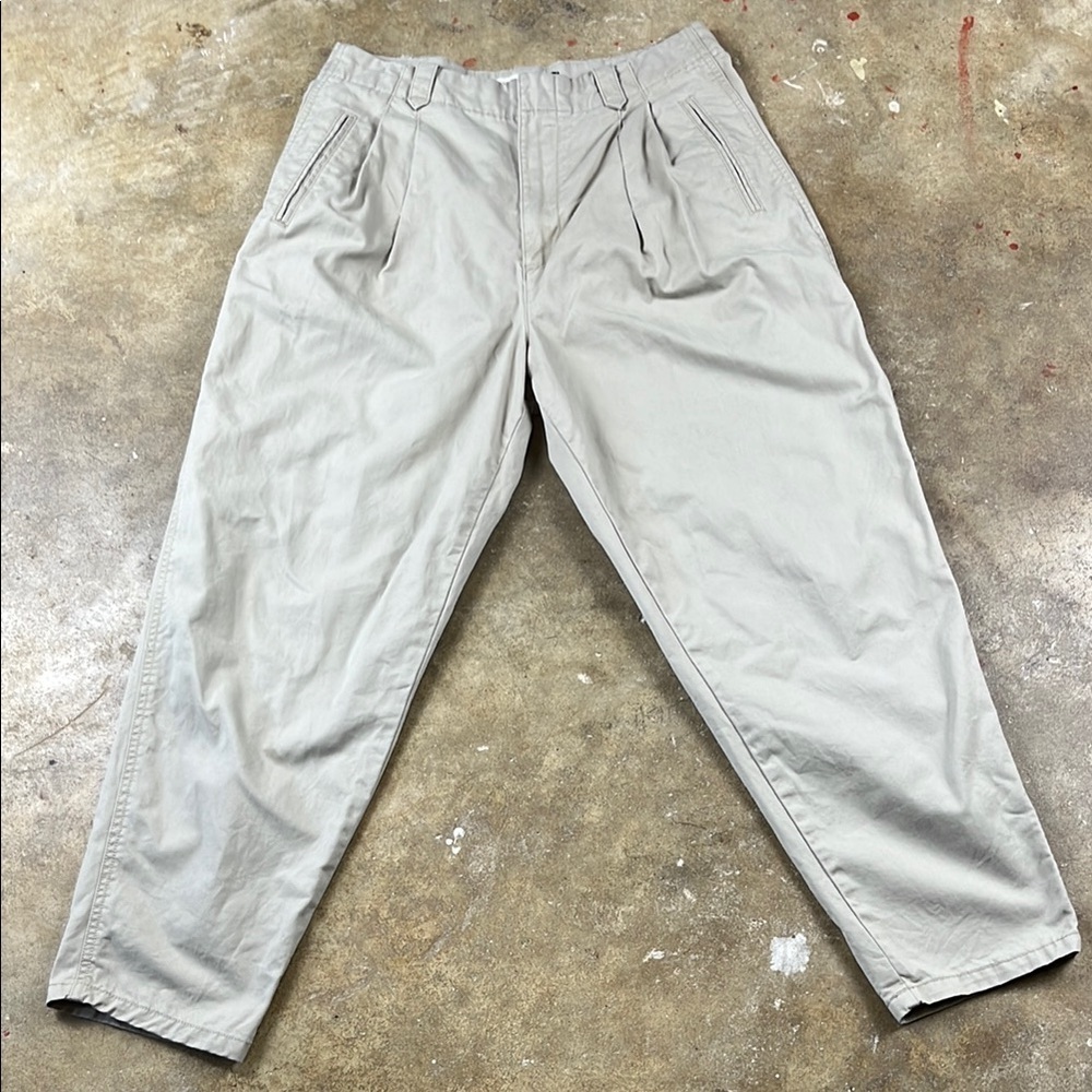 GAP pleated khakis
Size: 10
